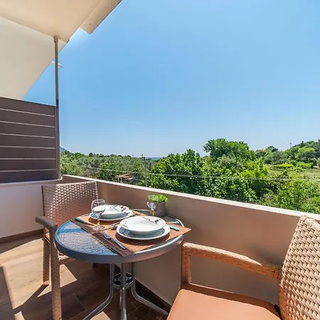 Angel's 4 Apartment Agios Georgios Pagon